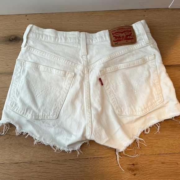 Levi’s 501 distressed white shorts - Picture 2 of 2
